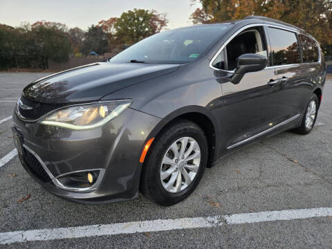 2017 Chrysler Pacifica Touring Plus