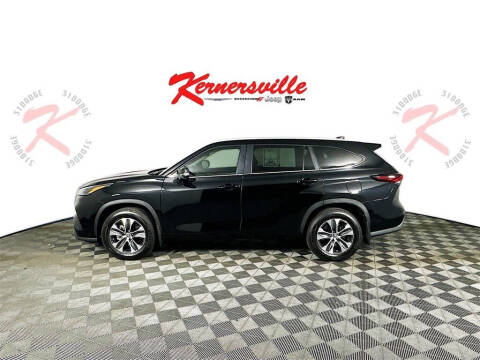 2025 Toyota Highlander LE