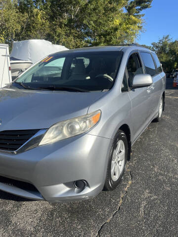 2011 Toyota Sienna LE 8-Passenger
