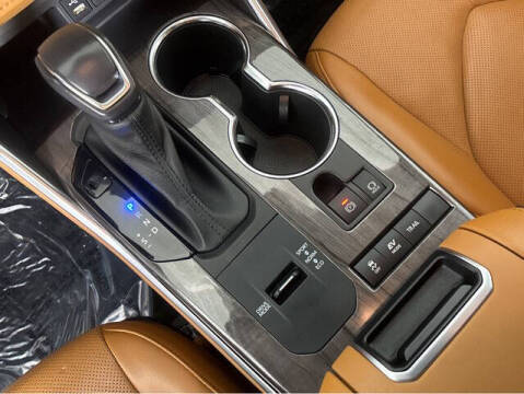 2022 Toyota Highlander Hybrid Platinum