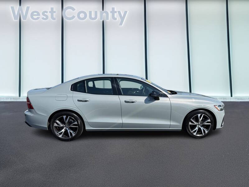 2025 Volvo S60 B5 Core