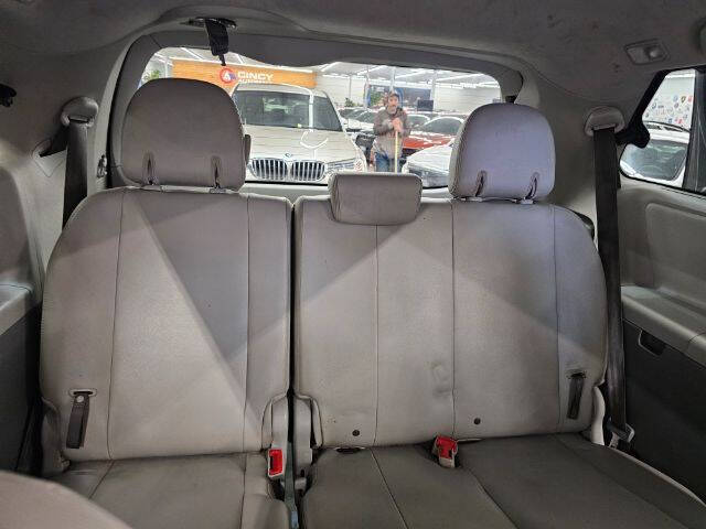 2012 Toyota Sienna XLE 8-Passenger