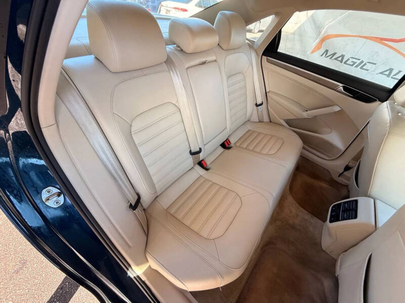 2018 Volkswagen Passat 2.0T SEL Premium