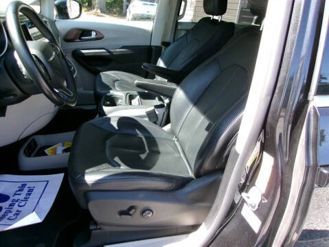 2017 Chrysler Pacifica Touring-L