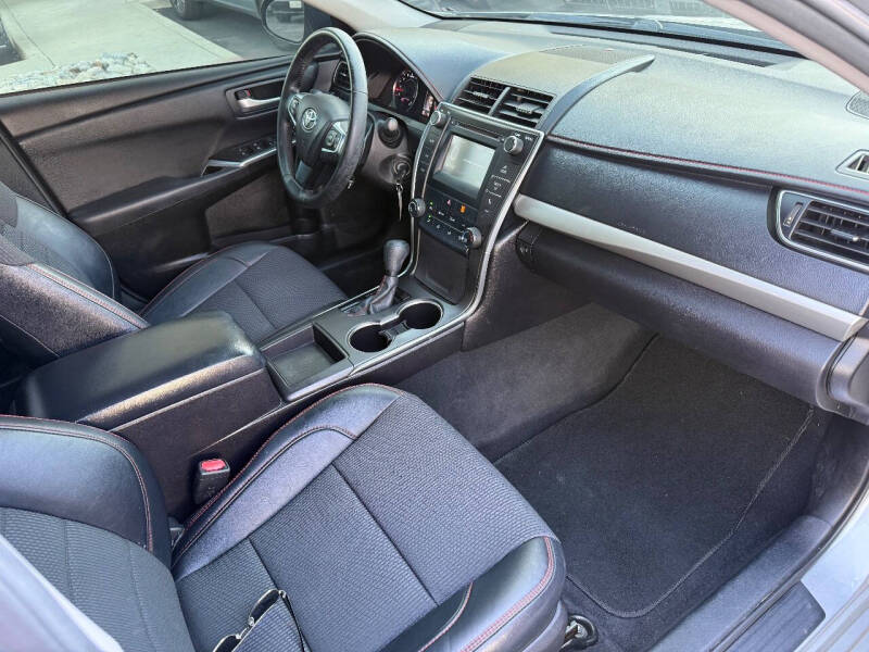 2016 Toyota Camry SE