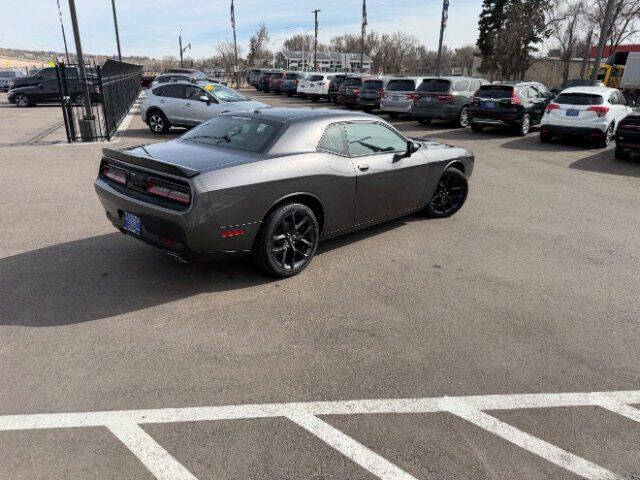 2022 Dodge Challenger SXT