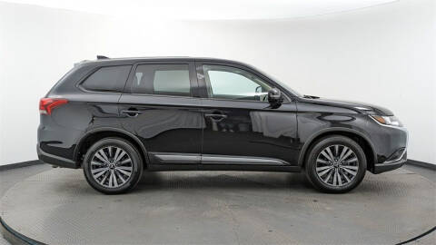 2020 Mitsubishi Outlander SE