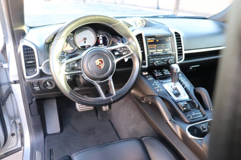 2016 Porsche Cayenne S