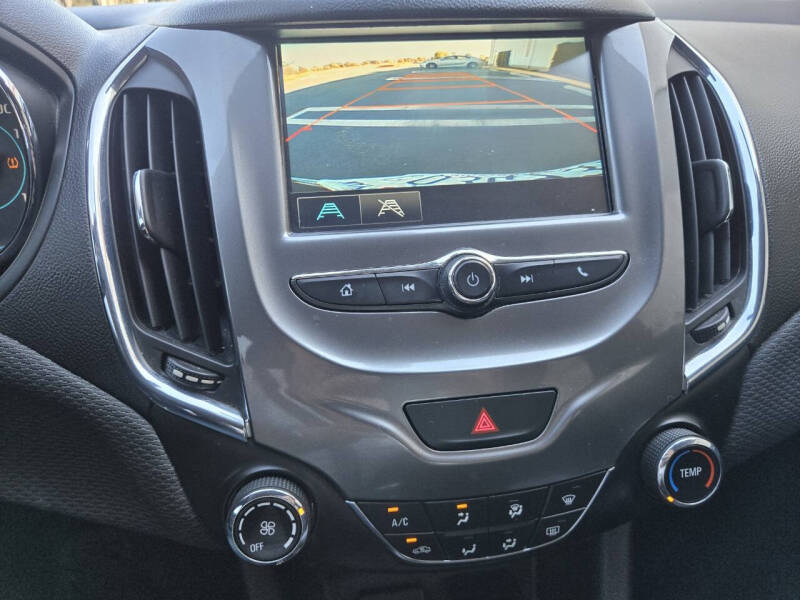 2017 Chevrolet Cruze LT Auto