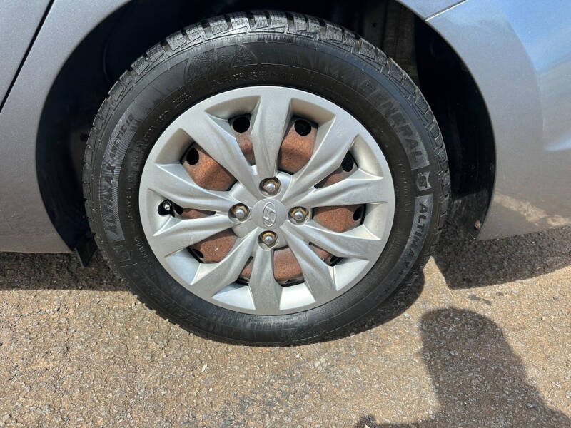 2019 Hyundai Accent SE