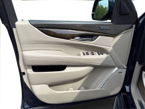 2018 Cadillac Escalade Luxury