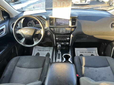 2019 Nissan Pathfinder SV