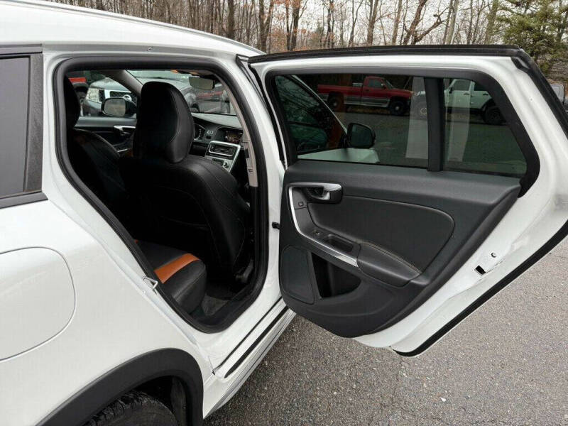 2018 Volvo V60 Cross Country T5 Premier