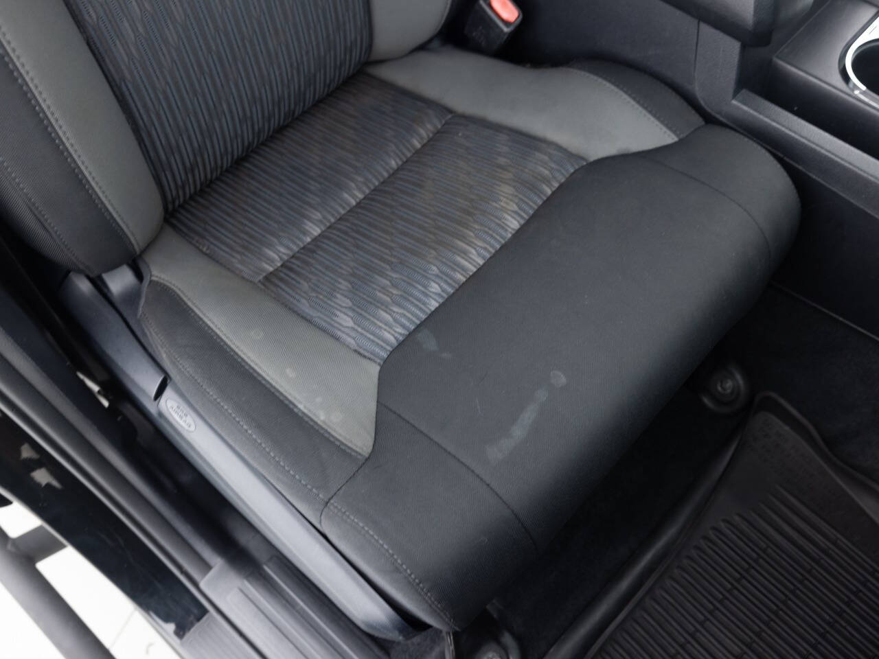 Used Car 2018 Toyota Tundra  Sr5 4x4 4dr Crewmax Cab Pickup Sb (5.7l V8) For Sale Under $30,000 In Coal City, Illinois