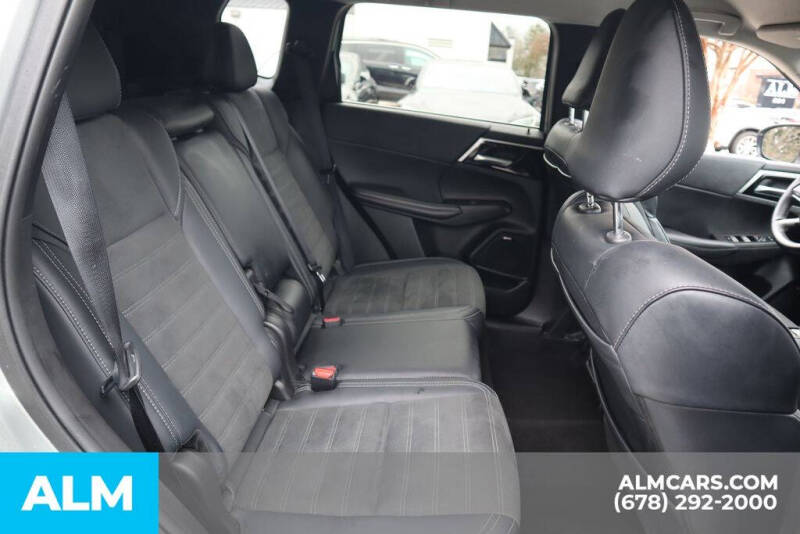 2025 Mitsubishi Outlander SE