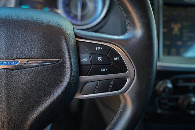 2017 Chrysler 300 Limited