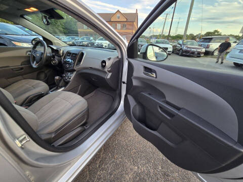 2013 Chevrolet Sonic LT Auto