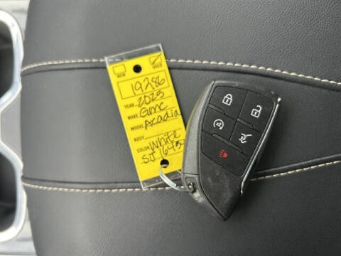 2025 GMC Acadia Elevation