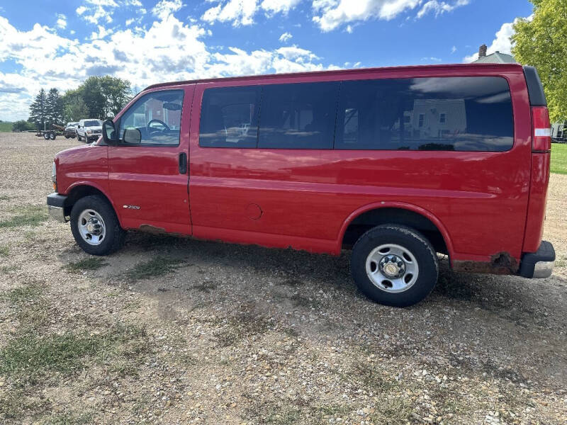 2003 Chevrolet Express 2500 LS