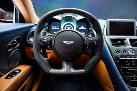 2023 Aston Martin DBS