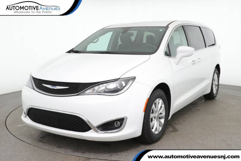 2018 Chrysler Pacifica For Sale