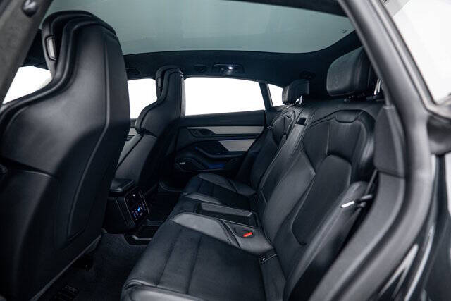 2024 Porsche Taycan GTS Sport Turismo