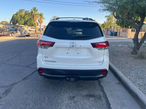 2019 Toyota Highlander SE