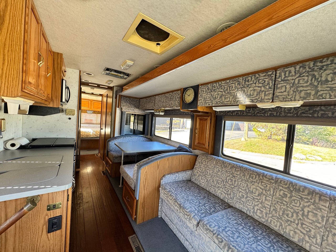 1996 Winnebago Adventurer for sale at Saccucci's Of Schaumburg in Schaumburg, IL