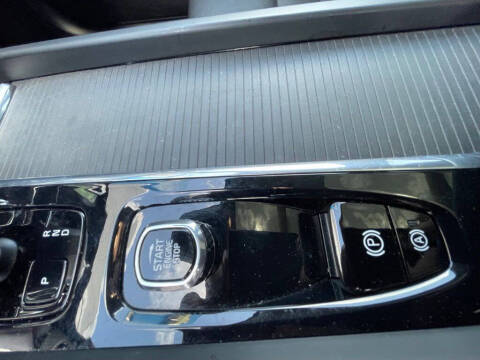2023 Volvo XC60 B5 Core
