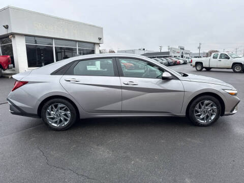 2024 Hyundai Elantra Hybrid Blue