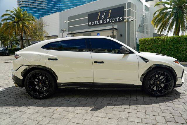 2023 Lamborghini Urus Performante
