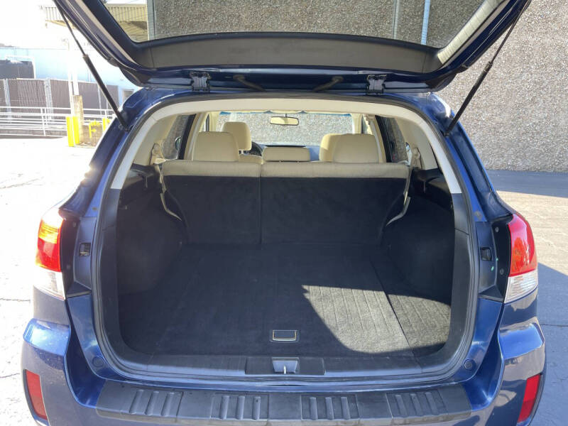 2010 Subaru Outback 2.5i Premium