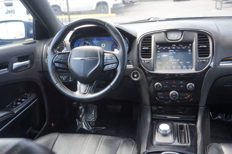 2018 Chrysler 300 S