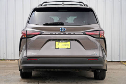 2021 Toyota Sienna LE 8-Passenger