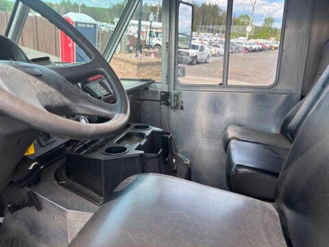 2016 Freightliner MT45 Chassis