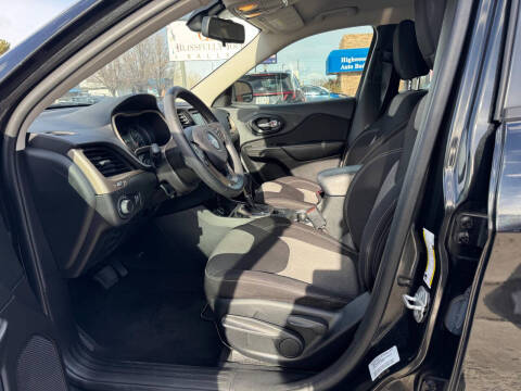 2015 Jeep Cherokee Sport