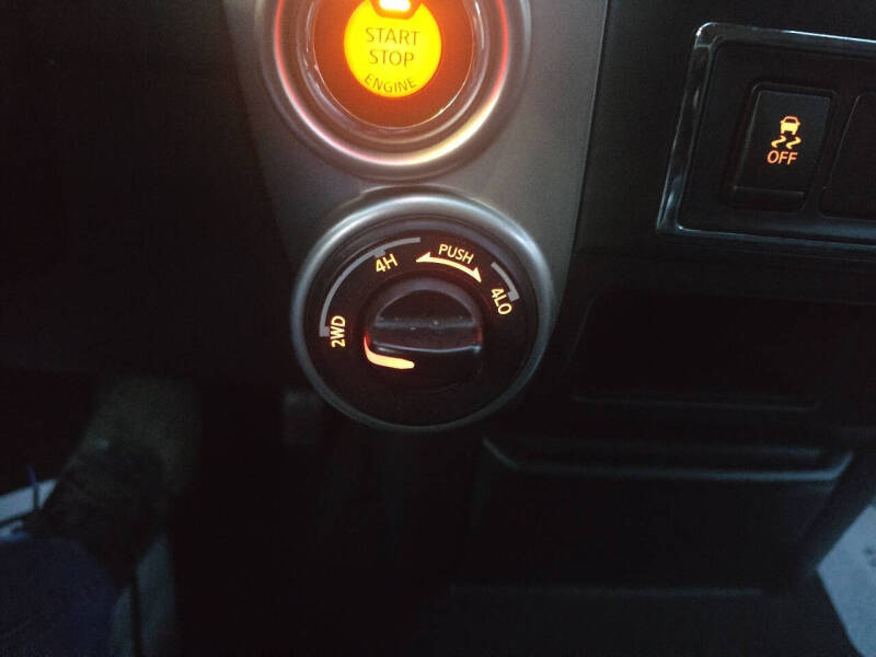 2017 Nissan Titan SV