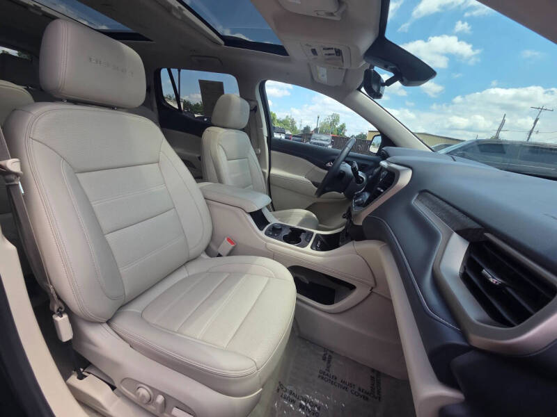 2023 GMC Acadia Denali