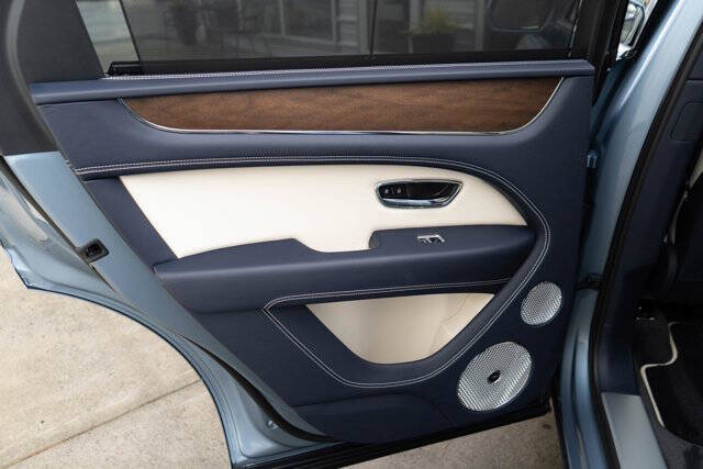 2023 Bentley Bentayga 29