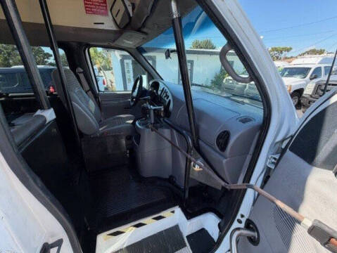 2001 Ford E-Series E-350 SD