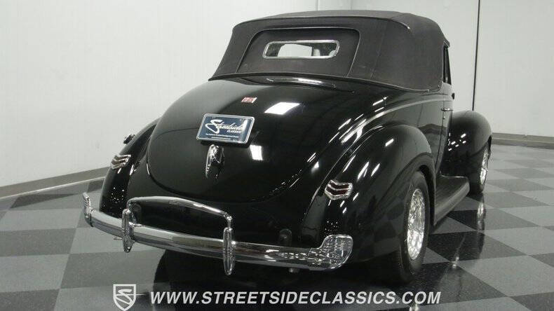 1940 Ford Deluxe