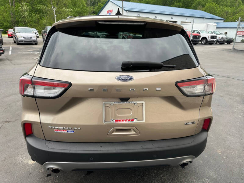 2021 Ford Escape Hybrid Titanium