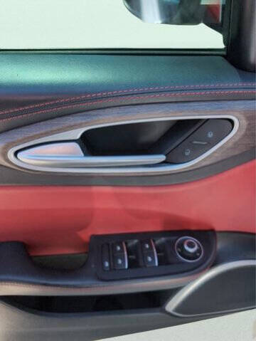 2017 Alfa Romeo Giulia Ti