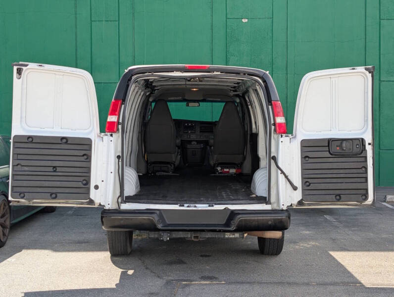 2021 Chevrolet Express 2500