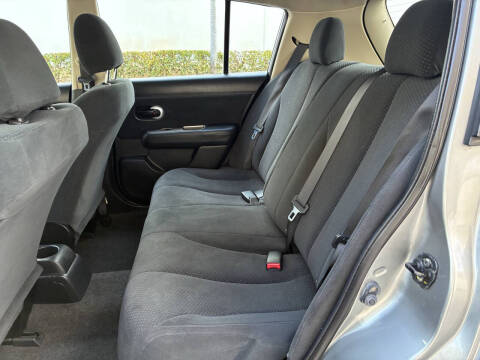 2011 Nissan Versa 1.8 S