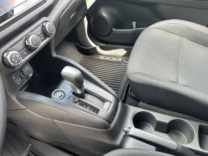 2025 Nissan Kicks Play S