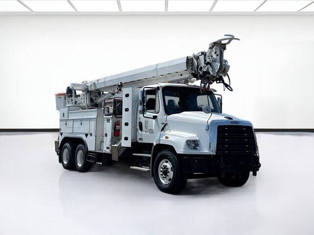 2016 Freightliner 114 SD