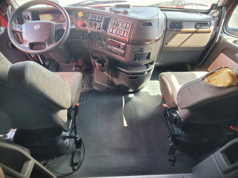 2016 Volvo VNL 780