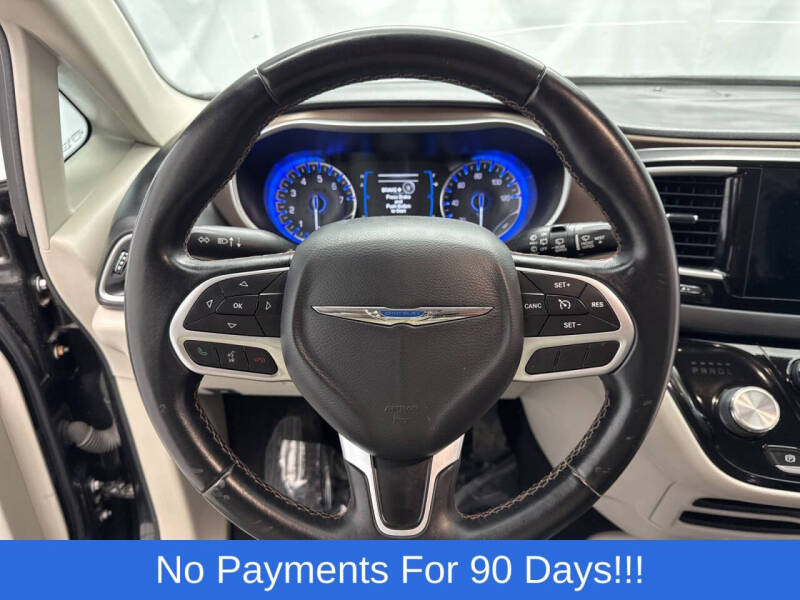 2017 Chrysler Pacifica Touring-L