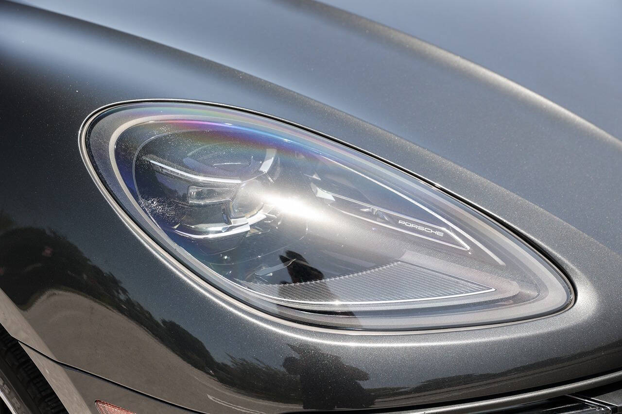 2022 Porsche Macan 13